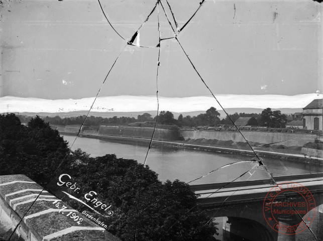 [Le bastion I et sa contre-garde, démolition des fortifications et en premier plan le pont de pierre]