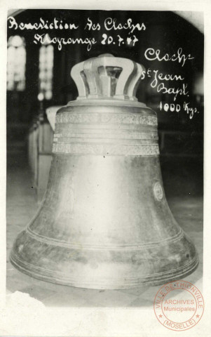 Cloches d'Algrange. Bénédiction du 20/07/1947 Cloche St Louis de Gonez 480kg/Cloche St Antoine 530kg/Cloche St Jean-Baptiste 1000kg.