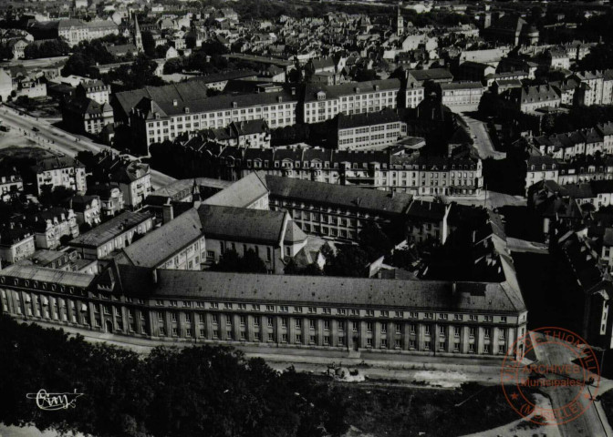 Thionville (Moselle) - Vue aérienne - Institut Notre-Dame - Collège Moderne - Ecole Poincaré