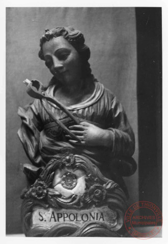 Buste-reliquaire de Sainte-Apolline situé dans la crypte de l'église Saint-Denis de Roussy-le-Village