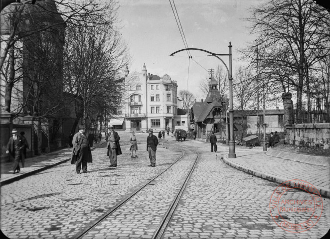 [Hôtel Terminus et bureau de l'octroi, place de la Gare]