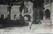 Diedenhofen - Hof des früheren Hospitals / Thionville - Cour de l'ancien hospice. - Thionville en 1902