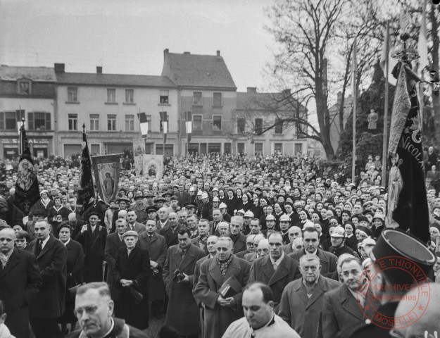 [Visite épiscopale de Monseigneur Paul-Joseph Schmitt, 109ème évêque de Metz à Basse-Yutz]