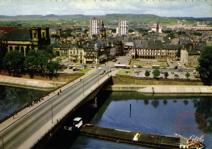 La vallée de la Moselle - Thionville - Vue générale depuis la rive droite de la Moselle