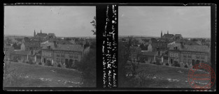 Reims (51) - Vue depuis le parc de la Butte Saint-Nicaise, au fond la basilique Saint-Rémi