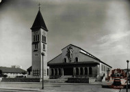 Thionville (Moselle) : Eglise Notre-Dame (Architectes : Voltz et Schott)