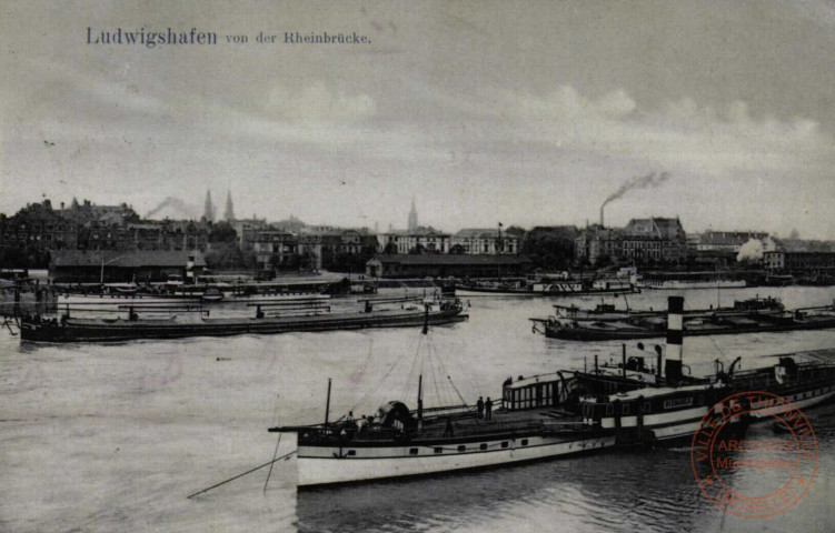 Ludwigshafen von der Rheinbrücke.