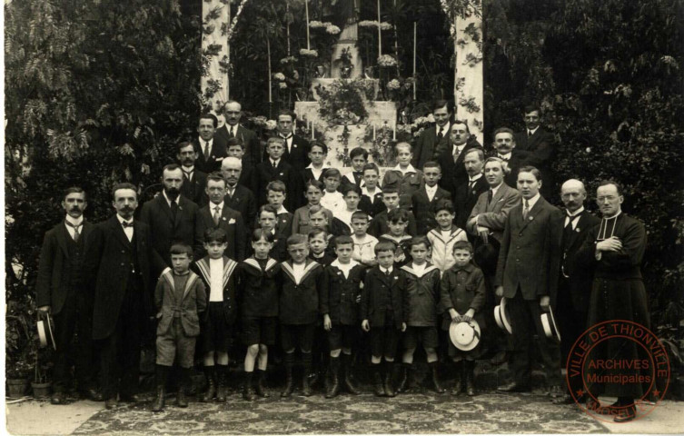 [Hayange - Fête Dieu avec la Chorale masculine en 1923]