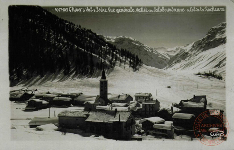 L'hiver à Val d'Isère. Vue générale Vallée de Calabourdane et col de la Rocheure