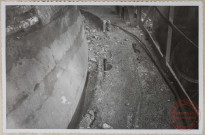 Haut fourneau I - 2ème étage. Exemple de délabrement d'une plate-forme. Cuve boursoufflée à réparer.