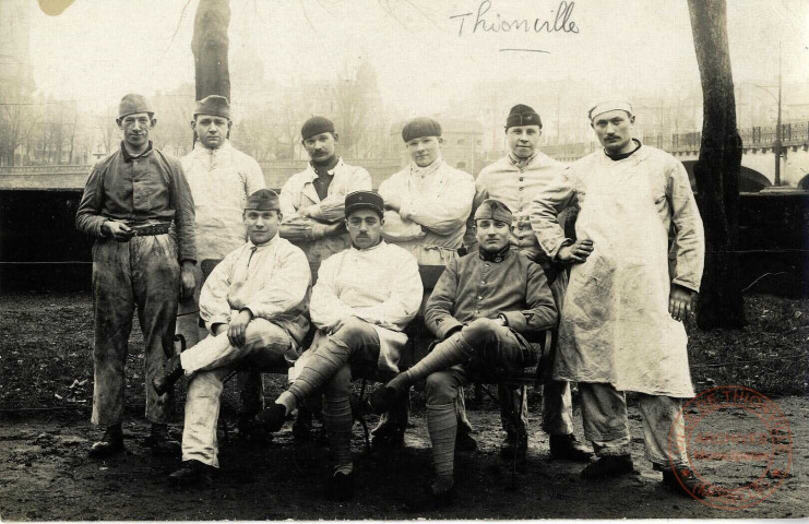 [Infirmiers de l'armée française, à Thionville, en 1926]