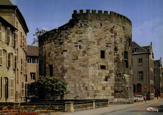 Thionville (Moselle) - Tour aux Puces (XIIe s.), abritant le musée