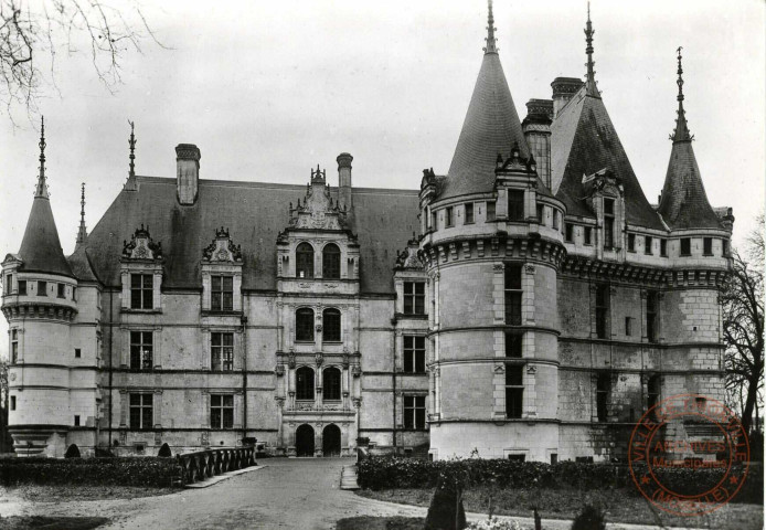 Azay-Le-Rideau (I-et-L). Le Château début XVIe. Face Nord.