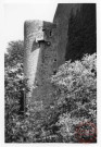 Château de Roussy-le-Bourg (commune de Roussy-le-Village). Détail de la tour Sud