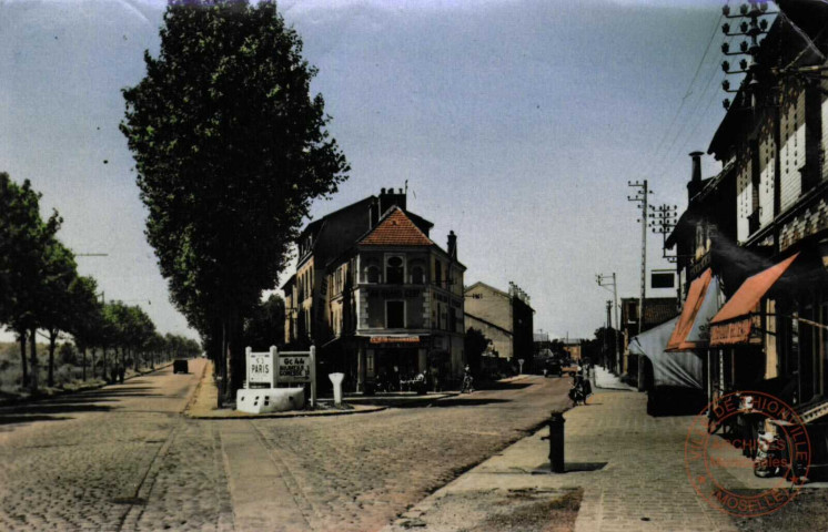 VAUJOURS- Le Grand Cerf -Rue de Meaux