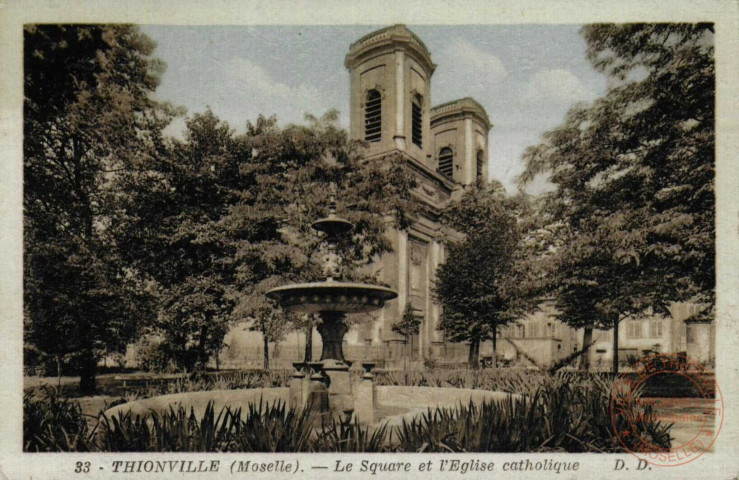 Thionville (Moselle) - Le Square et l'Eglise catholique