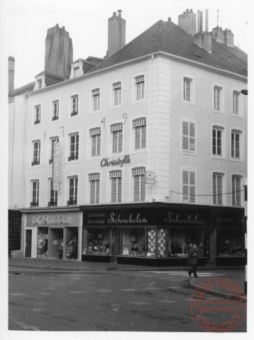 14 et 16 place du Marché, façade datée 1749 - Thionville