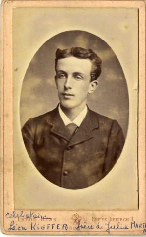 [Portrait de Léon Kieffer, frère de Marie Alexandrine Julie Kieffer, épouse d'Ernest Martha, dans les années 1890]