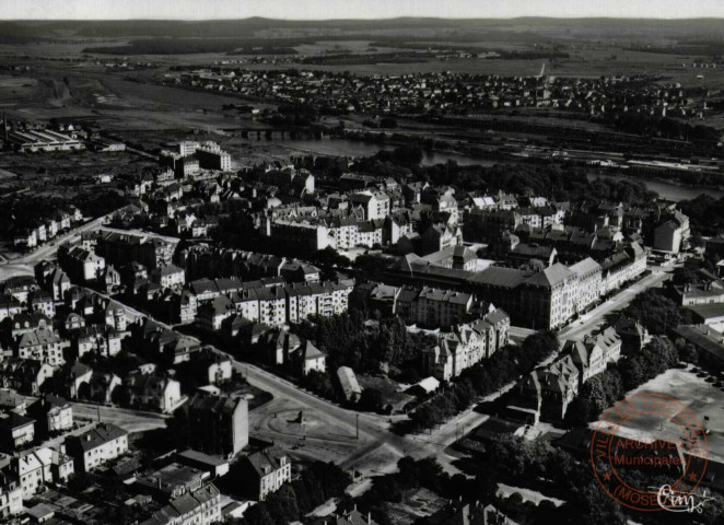 Thionville (Moselle) - Vue aérienne - Avenue Clémenceau et Place Victor Hugo