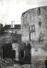 Le démantèlement des fortifications de Thionville (1902-1903) - Démolition des fortifications. Dégagement de la Tour aux puces du côté de la Moselle. 1902