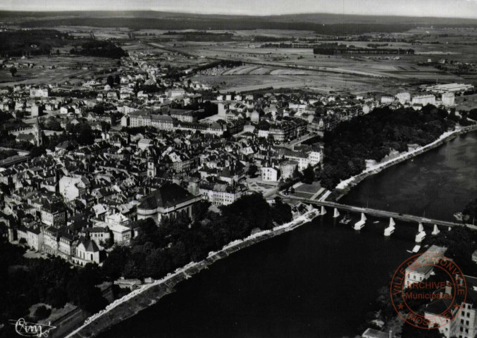 Thionville (Moselle) - Vue aérienne - Vue générale aérienne et la Moselle