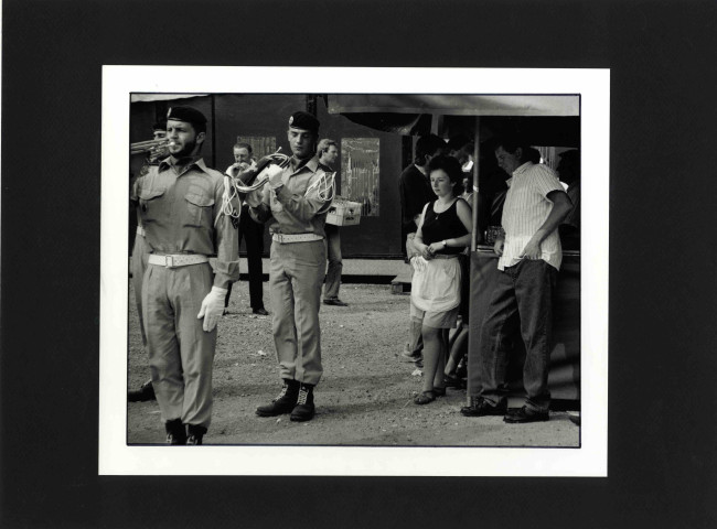 L'attrait de l'uniforme (1-2-3)