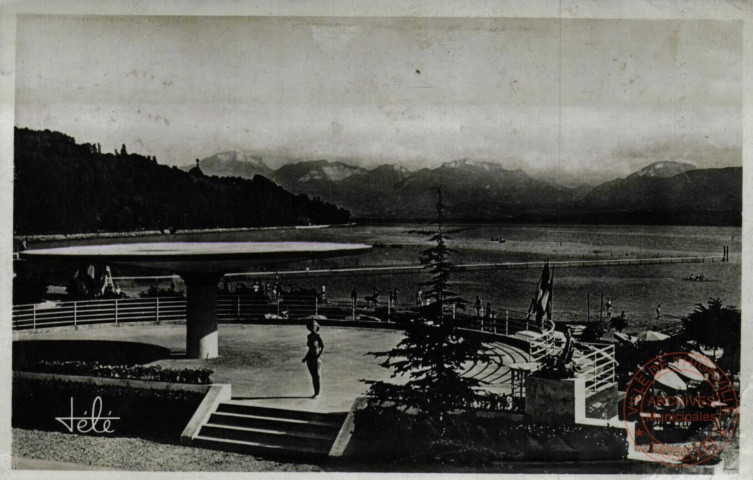 AIS-LES-BAINS - La Plage - Au fond le Mont Granier