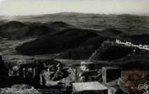 Ruines du Temple de Mercure,Dômes Sud et Monts Dore vus de l'Observatoire du Puy-de-Dôme.