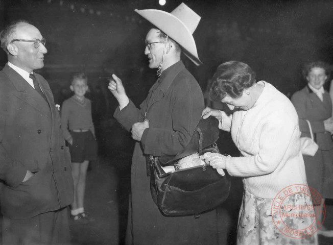 [L'abbé CANUEL, vicaire-résident du quartier Notre-Dame de l'Assomption (quartier Saint-François)]