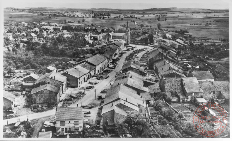 57. Moselle - V. Les paysages ruraux - 9. Un village lorrain : Pontpierre