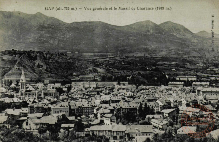 Gap (alt. 735 m.) - Vue générale et le Massif de Charance (1903 m.)
