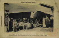 La Guerre en Lorraine en 1914.- Varangéville.- Blessés allemands attendant leur embarquement sur le bateau à vapeur.