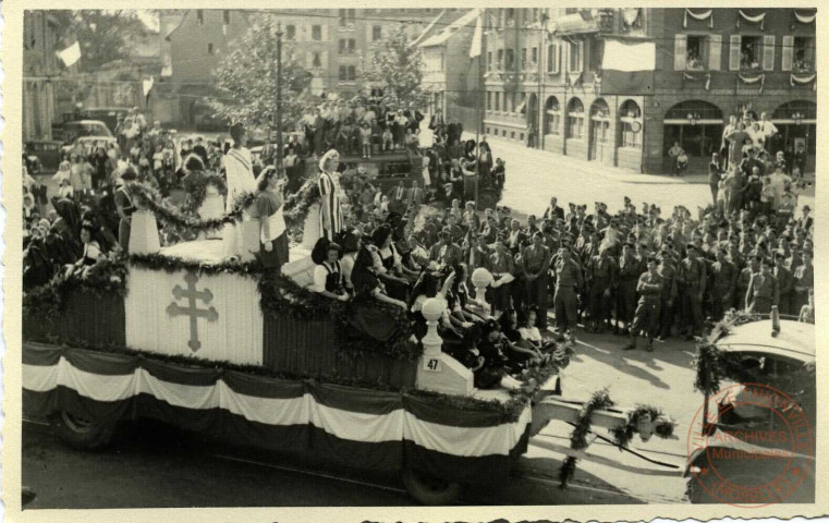 [Fêtes de la Libération de Colmar en 1946 - Chars]