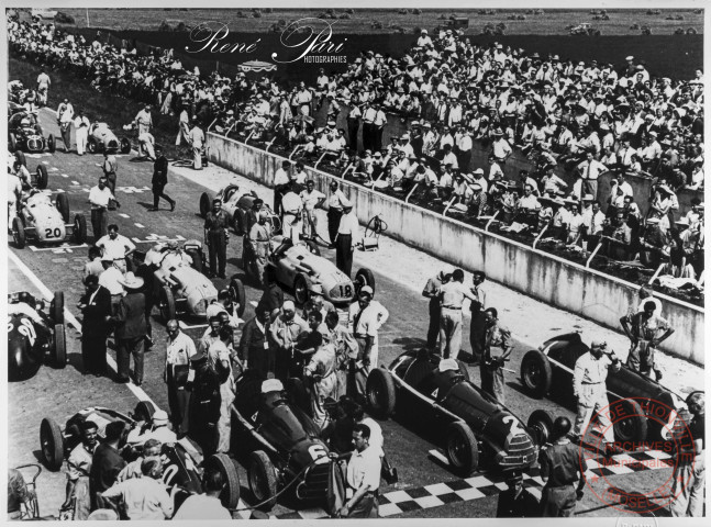 Grand Prix automobile de Belgique 1953 - Circuit de Spa-Francorchamps - Juan Manuel Fangio en pôle position sur Maserati (n°4)