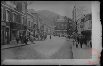 Hayange - Rue du Maréchal Foch - Enseignes : Les Eco, Bata, Samy (chaussures), Minerve, Papeterie-Tabac, …
