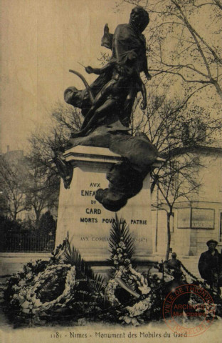 Nimes - Monument des Mobiles du Gard