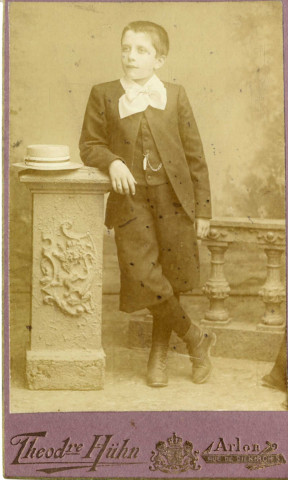 [Portraits de Charly Martha dans les années 1890]