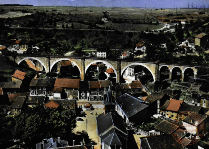 En avion au-dessus de... Thil (Meurthe-et-Moselle) - Vue générale