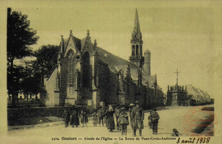 Confort : Abside de l'Eglise : La Route de Pont-Croix-Audierne