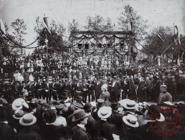 [Visite du Kaiser Wilhelm II, place de la République]