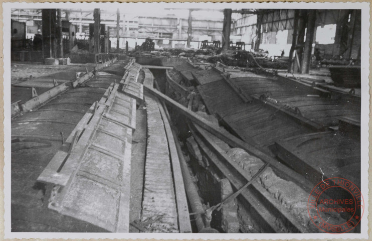 Parachèvement. Halle 7. Fosses de refroidissement disloquées, inutilisables.