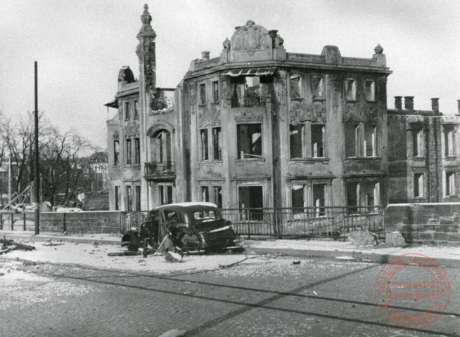 l'Hôtel Terminus détruit par les bombardements de 1944