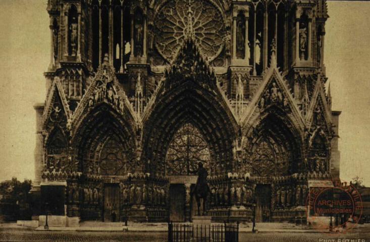 Collection Champagne Pommery et Greno-Reims / La Cathédrale de Reims avant guerre: Le Grand Portail