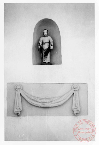 6 rue du Moulin à Basse-Parthe (commune de Boust). Ancien moulin. Statuette de Saint-Nicolas dans une niche sur la façade