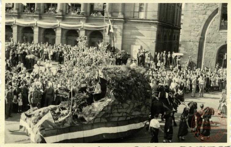 [Fêtes de la Libération de Colmar en 1946 - Chars]