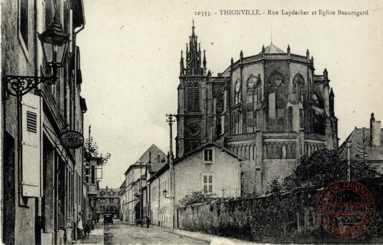 Thionville. - Rue Laydecker et Eglise de Beauregard
