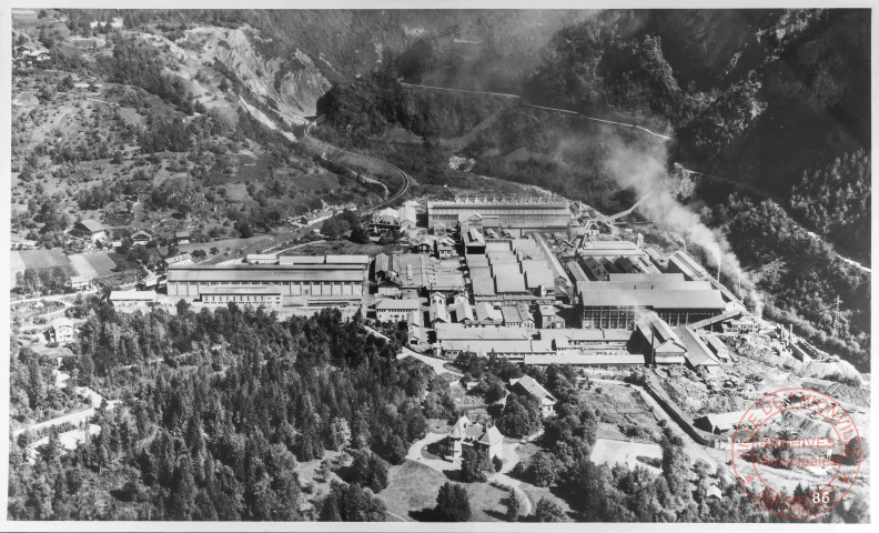 86. Industrie - L'industrie de l'aluminium dans les Alpes, à Passy