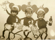 [Photographie de trois enfants dont Mady et Suzanne Martha dans les années 1930]