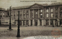 Reims (Marne) - Place Royale après le bombardement des allemands