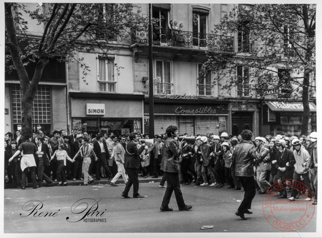 Mai 1968 - Paris, manifestation boulevard Saint-Michel